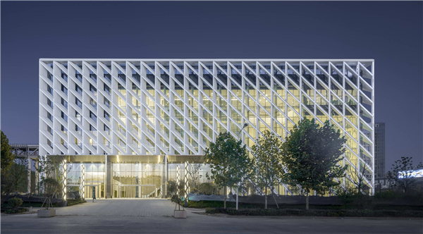 揭秘！曾變身武漢方艙醫(yī)院的中國(guó)光谷科技會(huì)展中心