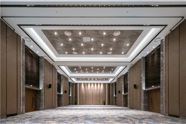 揭秘！曾變身武漢方艙醫(yī)院的中國(guó)光谷科技會(huì)展中心