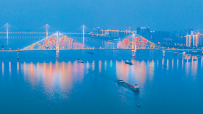 榮浩磊：城市燈光秀點(diǎn)亮藝術(shù)生活