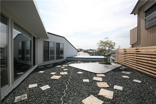 章俊華作品丨有節制的豐盛——千里園