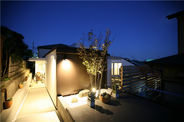 章俊華作品丨有節制的豐盛——千里園