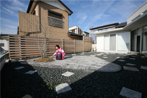 章俊華作品丨有節制的豐盛——千里園