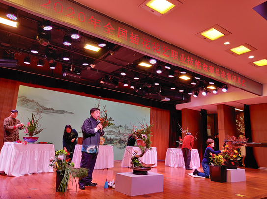 插花花藝職業(yè)技能“國賽”閉幕，展示人體花藝秀