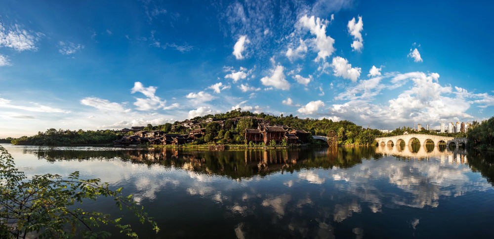 重慶園博園風(fēng)雨廊橋向全社會(huì)公開(kāi)征集楹聯(lián)