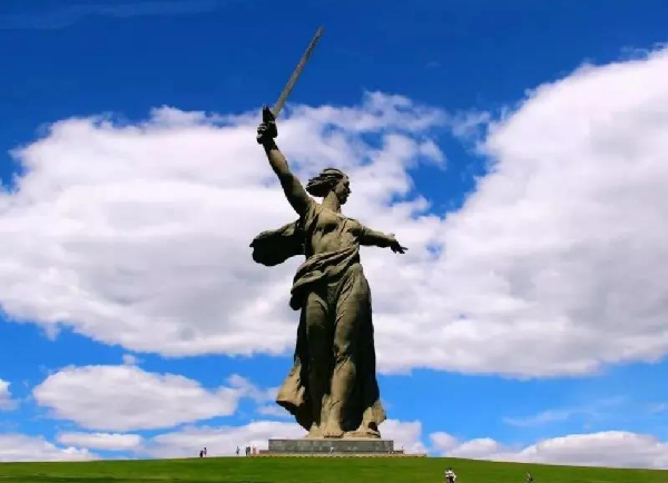 韓禹鋒:探索與建樹——中俄(蘇)景觀雕塑對比研究