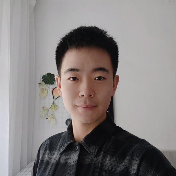 張?。宏P注熱點問題 學會全面思考