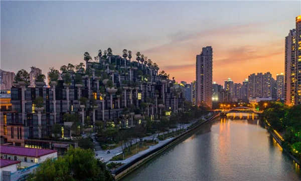 天安千樹濱河花園及一二樓平臺花園