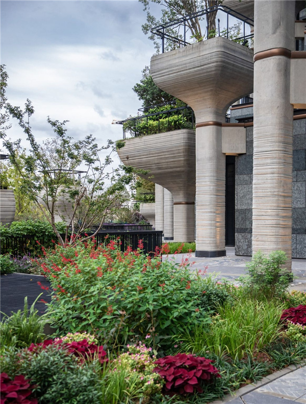 天安千樹濱河花園及一二樓平臺花園