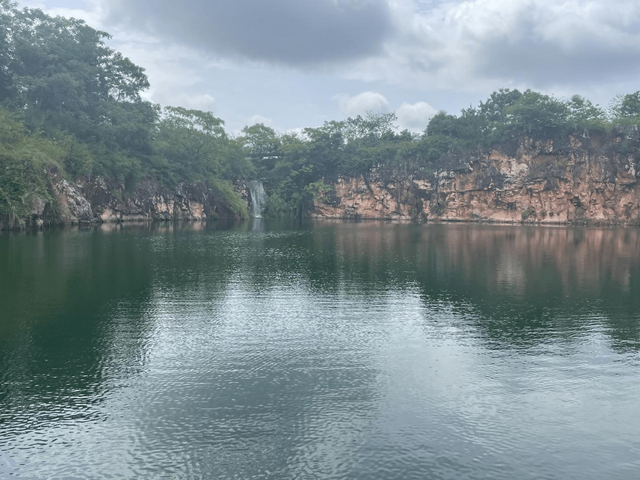 南寧：昔日廢棄采石場 如今變美麗園林