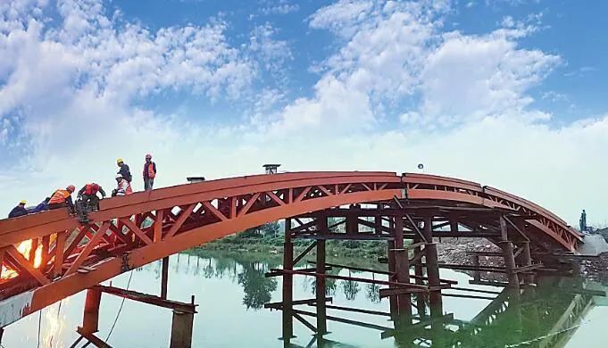 滄州園博園內兩座步行橋均已合龍