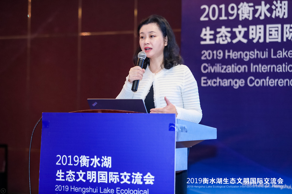 唐艷紅：基于環境的城市公共空間景觀營造