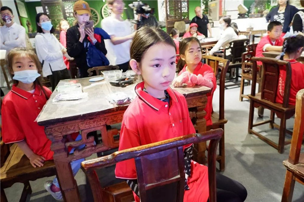 “石·尚北京 童心相約”——“走進非遺看北京”非遺文化普及體驗活動之“觀賞石的花樣年華”