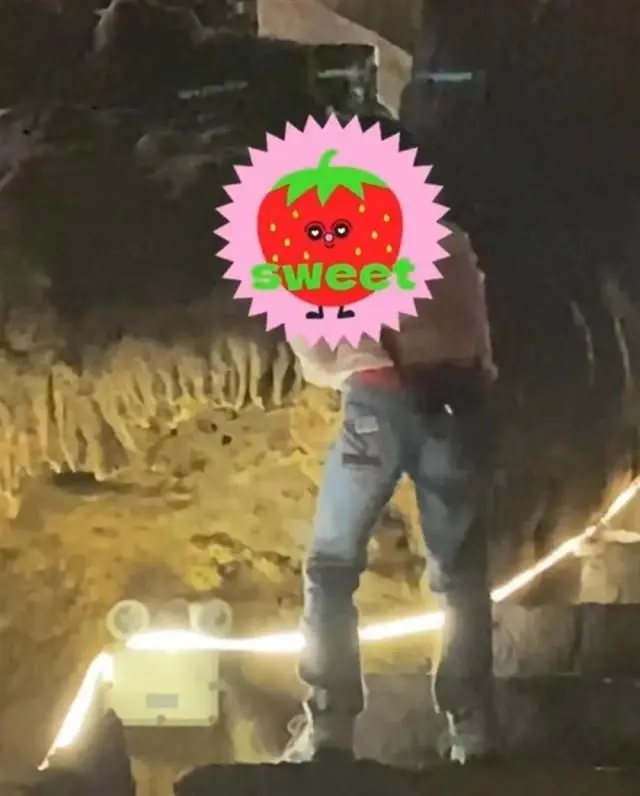 黃果樹景區上萬年景觀被男孩用磚頭敲下帶走