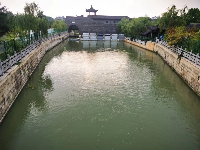 中國大運(yùn)河原點(diǎn)公園再現(xiàn)"霜落邗溝積水清"古意境