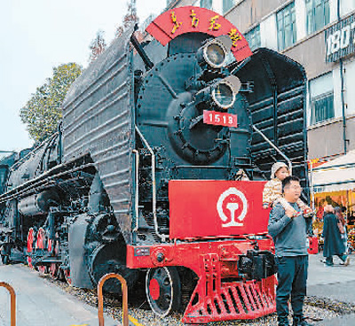 成都東郊：工業“銹帶”進身時尚“秀帶”