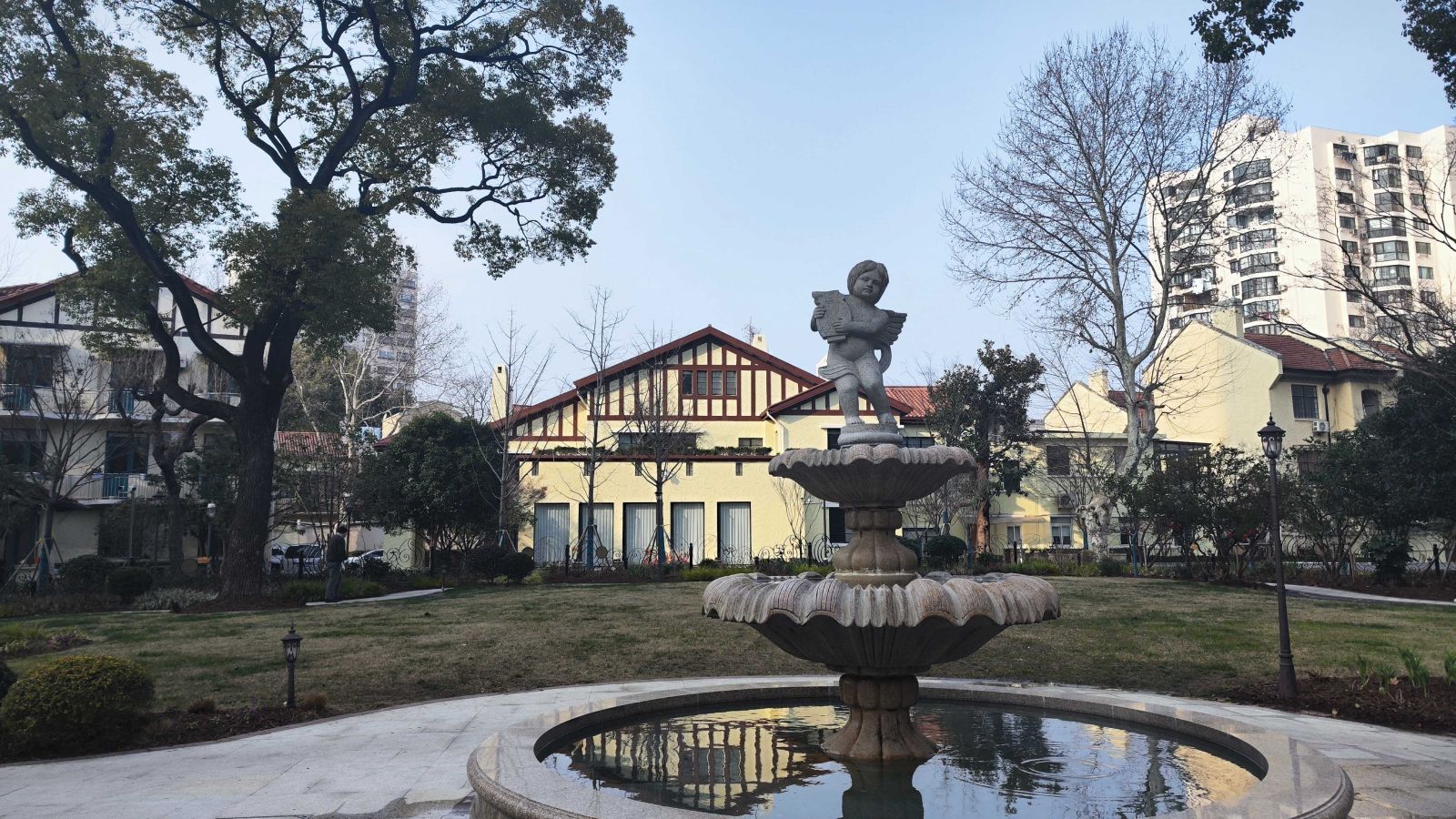上海:從鋼筋水泥里“摳”出千座公園