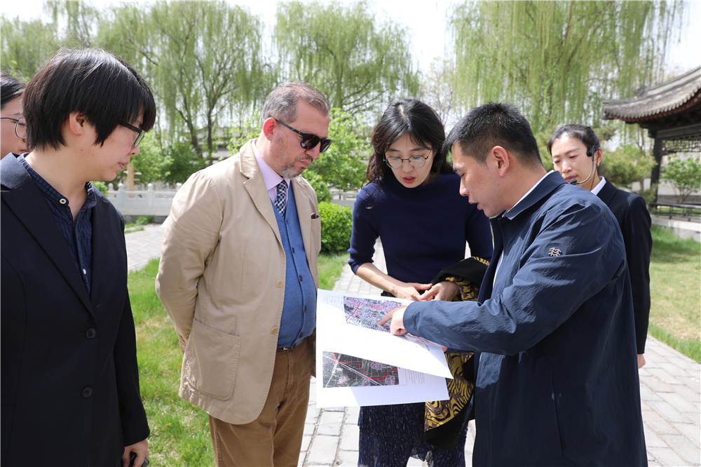 國際城市與區域規劃師學會主席埃利塞伊一行到定州考察調研
