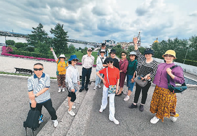 “雙節”產品預訂火熱 出境游迎來又一高峰