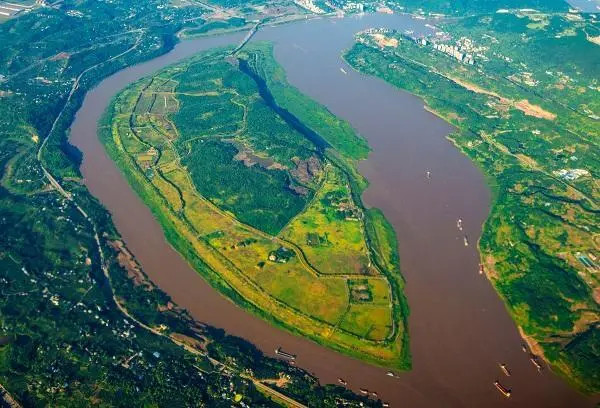 重慶多名官員被查，游客稱廣陽島感覺是“半成品”