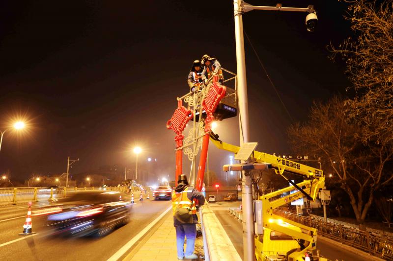 長安街及沿線景觀布置進(jìn)入“春節(jié)模式”