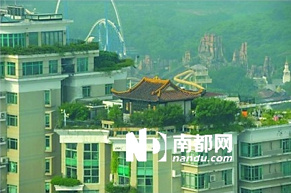 爆料照片顯示，廟狀亭臺(tái)上有黃色琉璃瓦，飛檐四展。 網(wǎng)絡(luò)資料圖片