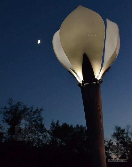 太陽能延齡草花朵雕塑