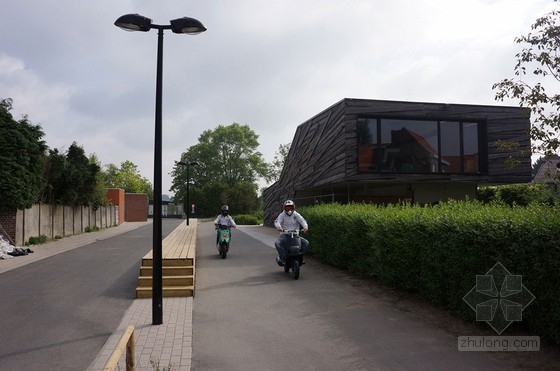 A stop on the line廣場景觀規(guī)劃 單位綠化|規(guī)劃設(shè)計 中國風(fēng)景園林網(wǎng)