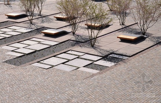 Atelier Dreiseitl設(shè)計(jì)的Zollhallen廣場(chǎng)