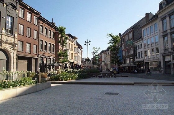 OKRA景觀事務所設計的Korenmarkt廣場