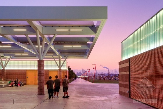 Saskai事務(wù)所設(shè)計(jì)的洛杉磯濱水公園