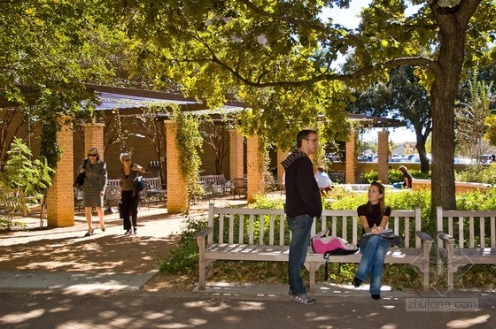 佐佐木公司設(shè)計的美國圣愛德華大學(xué)景觀總體規(guī)劃