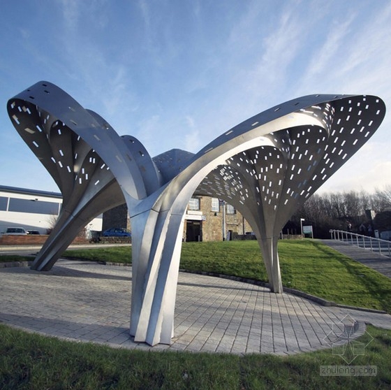 Tonkin Liu設(shè)計的英格蘭彩虹門