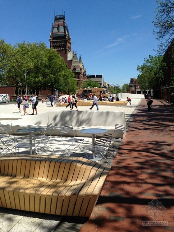 哈佛大學(xué)校園廣場