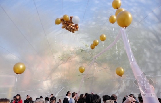 Raumlabor設計的紐約的充氣Spacebuster館