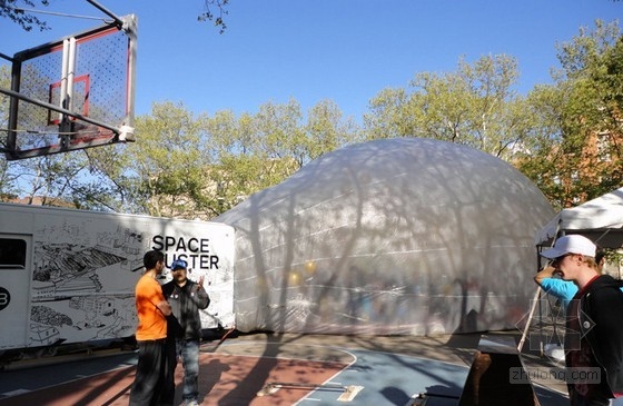 Raumlabor設(shè)計的紐約的充氣Spacebuster館