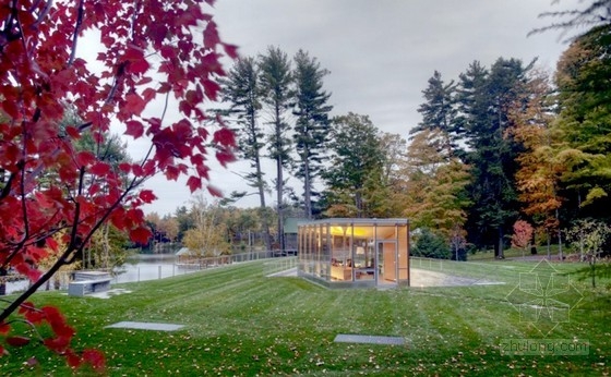 GLUCK設計的紐約綠色屋頂游泳館