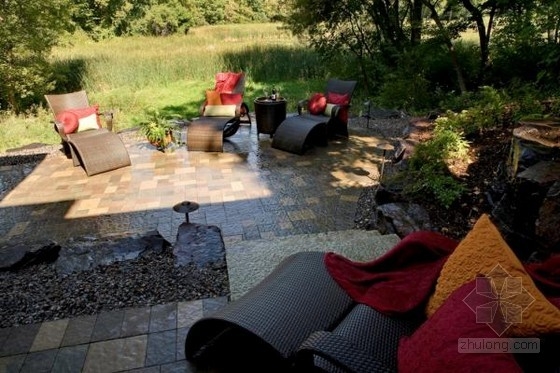 閑適的現(xiàn)代別墅景觀設(shè)計