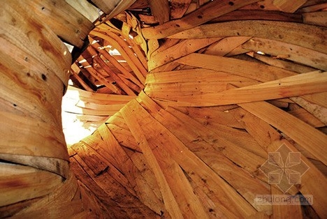 AA建筑聯(lián)盟學(xué)生設(shè)計(jì)的木結(jié)構(gòu)繭