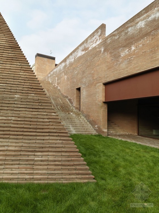 Archea設(shè)計(jì)的意大利Merate廣場(chǎng)