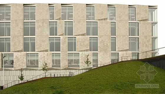 HJLA設計的丹麥畢馬威會計事務所總部的屋頂花園及入口區域