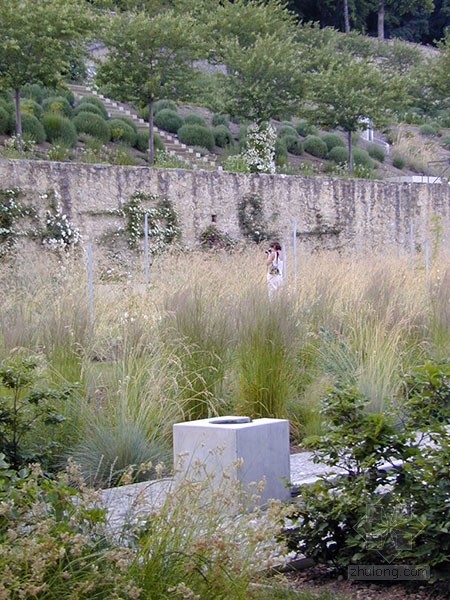 ADPD設計的法國沙朗斯梯田花園