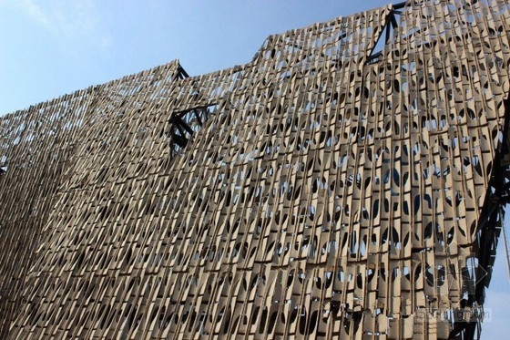 CODA設(shè)計的紐約由滑板廢棄材料制成的“派對墻”