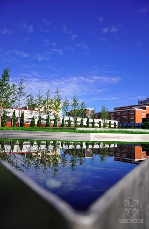 阿普貝思設計的北京威可多制衣中心廣場景觀