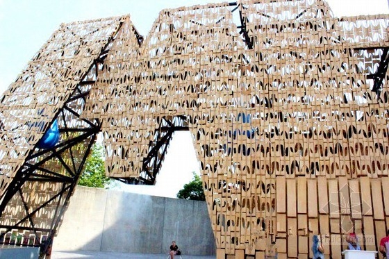 CODA設(shè)計的紐約由滑板廢棄材料制成的“派對墻”