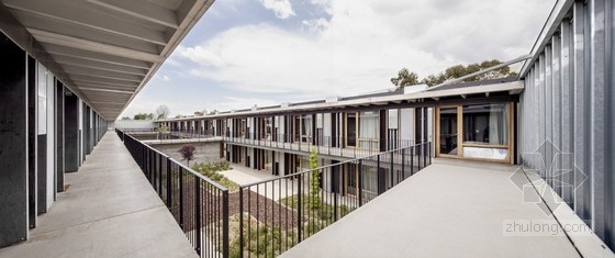 Data AE等設計的西班牙Sant Cugat學生公寓