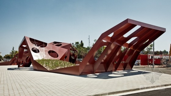 西班牙薩羅城中央區域的多功能結構設計