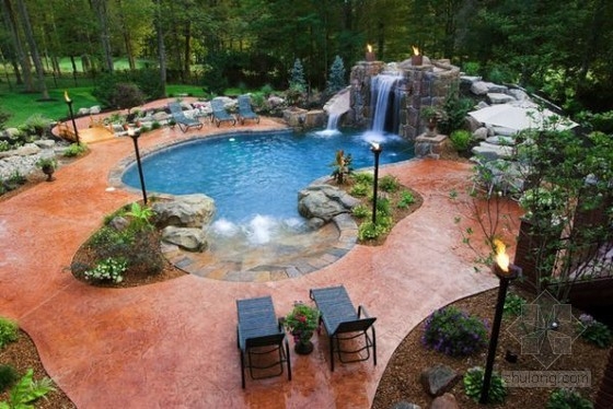 自由形態泳池的景觀設計