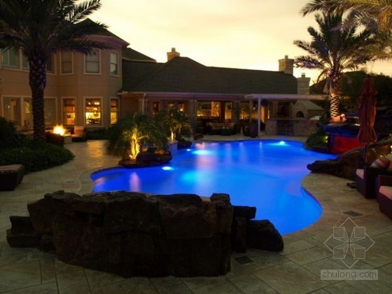 自由形態(tài)泳池的景觀設(shè)計(jì)