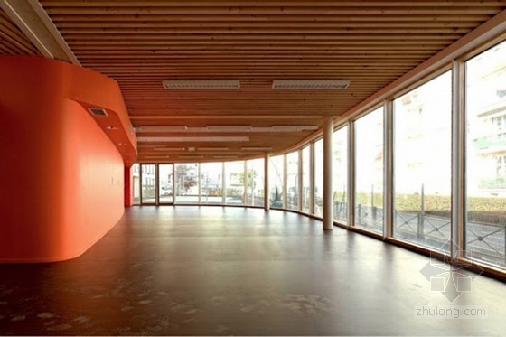 法國蒙達(dá)尼珍?幕琳學(xué)校曲型綠頂