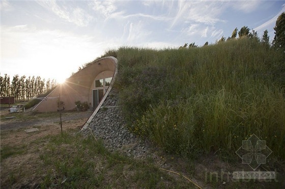 加州掩土農場小屋